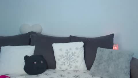 Snapshot of roxanneliss chatting on December 18, 2025, 2:45 pm roxanneliss online show from December 18, 2025, 2:45 pm