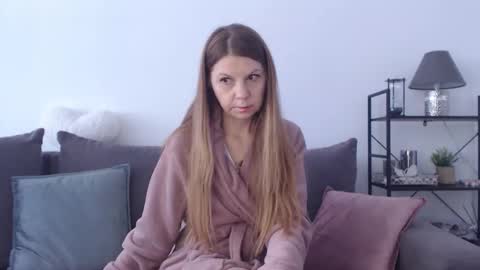 Snapshot of roxanneliss chatting on February 24, 2026, 9:51 am roxanneliss online show from February 24, 2026, 9:51 am