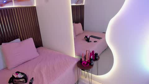 Roxie  online show from October 30, 2025, 11:55 am