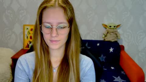 Snapshot of roxie_shy chatting on September 10, 2025, 6:35 am roxie_shy online show from September 10, 2025, 6:35 am