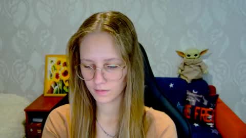 Snapshot of roxie_shy chatting on September 11, 2025, 7:41 am roxie_shy online show from September 11, 2025, 7:41 am