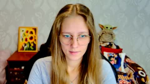 Snapshot of roxie_shy chatting on September 30, 2025, 7:46 am roxie_shy online show from September 30, 2025, 7:46 am