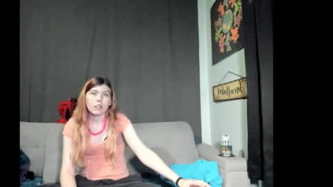 roxihazeleyes online show from October 24, 2025, 7:05 am