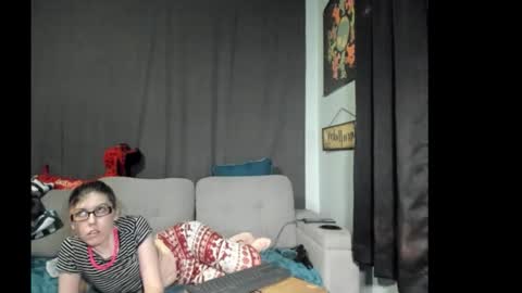 roxihazeleyes online show from November 11, 2025, 10:43 pm