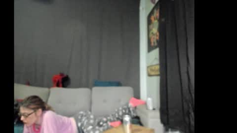 roxihazeleyes online show from November 16, 2025, 1:11 am