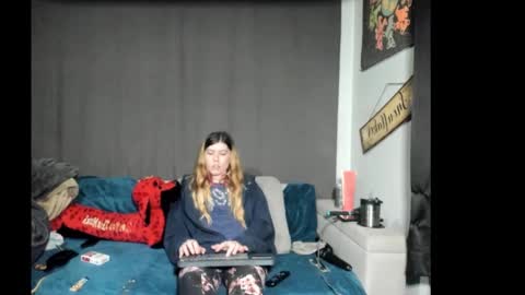 roxihazeleyes online show from February 23, 2026, 3:15 am