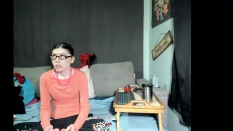 roxihazeleyes online show from April 12, 2026, 1:43 am