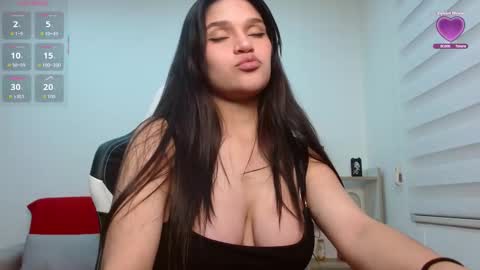 Snapshot of roxxi_2110 chatting on September 14, 2025, 1:16 am roxxi_2110 online show from September 14, 2025, 1:16 am