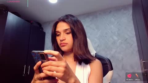 roxxi_2110 online show from January 6, 2026, 3:54 am