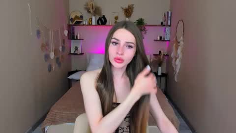 Snapshot of roxy_kisss chatting on October 20, 2025, 10:49 am Roxy online show from October 20, 2025, 10:49 am