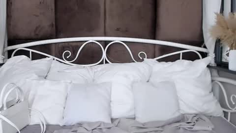 Snapshot of roxy_kisss chatting on October 21, 2025, 10:27 am Roxy online show from October 21, 2025, 10:27 am