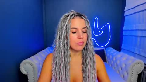 Snapshot of roxy_mars chatting on October 4, 2025, 1:25 am Roxy online show from October 4, 2025, 1:25 am