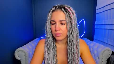 Snapshot of roxy_mars chatting on October 14, 2025, 1:17 am Roxy online show from October 14, 2025, 1:17 am