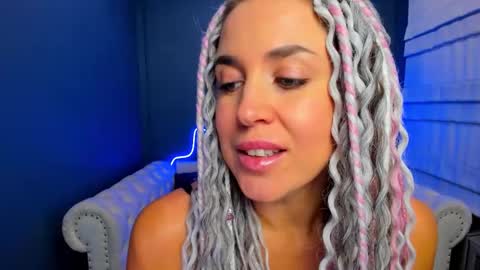 Snapshot of roxy_mars chatting on October 17, 2025, 2:04 am Roxy online show from October 17, 2025, 2:04 am