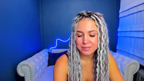 Snapshot of roxy_mars chatting on October 28, 2025, 1:42 am Roxy online show from October 28, 2025, 1:42 am