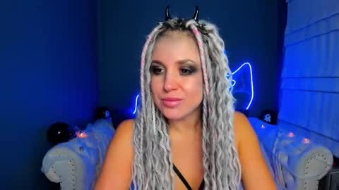 Snapshot of roxy_mars chatting on October 29, 2025, 2:03 am Roxy online show from October 29, 2025, 2:03 am