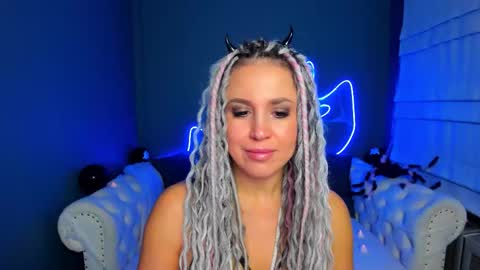 Snapshot of roxy_mars chatting on November 1, 2025, 1:18 am Roxy online show from November 1, 2025, 1:18 am