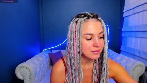 Roxy online show from April 15, 2026, 2:07 am