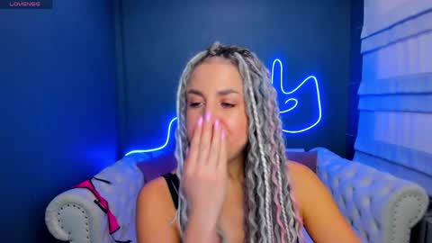 Roxy online show from April 21, 2026, 1:42 am