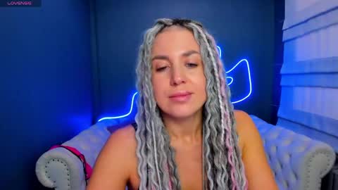 Roxy online show from April 21, 2026, 2:51 am