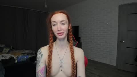 Snapshot of roxy_silver chatting on March 11, 2025, 1:05 am Roxy online show from March 11, 2025, 1:05 am