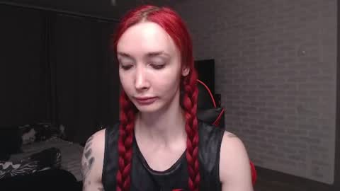 Snapshot of roxy_silver chatting on June 25, 2026, 8:13 pm Roxy online show from June 25, 2026, 8:13 pm