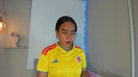 roxy_stone1 online show from June 17, 2026, 7:15 pm