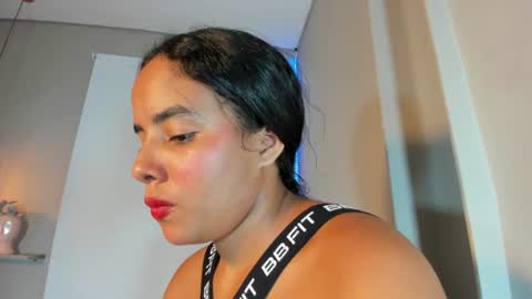 roxy_stone1 online show from June 20, 2026, 7:27 pm