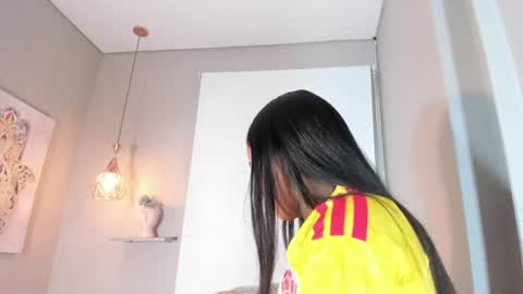roxy_stone1 online show from July 7, 2026, 7:18 pm