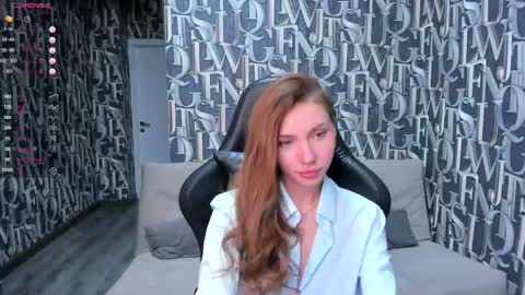 Snapshot of roxy_the_daedevill chatting on December 18, 2024, 4:42 am roxy_the_daedevill online show from December 18, 2024, 4:42 am