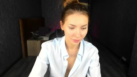 Snapshot of roxy_the_daedevill chatting on December 24, 2024, 4:55 am roxy_the_daedevill online show from December 24, 2024, 4:55 am