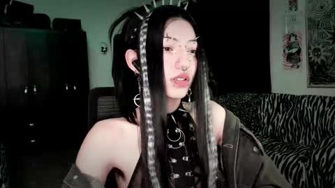 Snapshot of roxy_toxic chatting on February 25, 2026, 12:53 am Roxy Independient model Help me to reach 50 thumbs up online show from February 25, 2026, 12:53 am