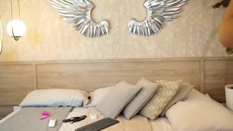 Snapshot of roxy_vega chatting on November 10, 2025, 12:15 pm Roxy online show from November 10, 2025, 12:15 pm