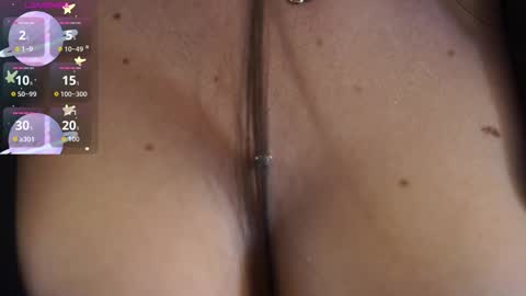 Snapshot of roxy_vega chatting on November 11, 2025, 9:09 am Roxy online show from November 11, 2025, 9:09 am