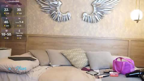 Snapshot of roxy_vega chatting on November 13, 2025, 9:08 am Roxy online show from November 13, 2025, 9:08 am