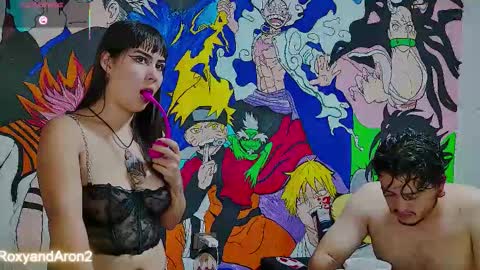 Snapshot of roxyandaron2 chatting on November 10, 2025, 8:19 pm RoxyAron online show from November 10, 2025, 8:19 pm