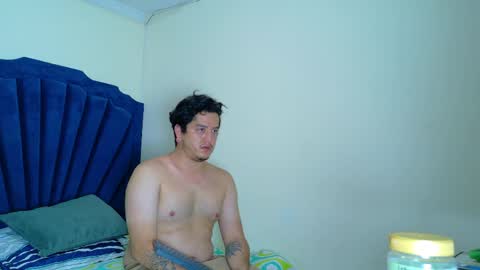 Snapshot of roxyandaron2 chatting on April 6, 2026, 12:06 pm RoxyAron online show from April 6, 2026, 12:06 pm