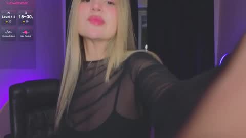 Roxy online show from October 17, 2025, 9:06 pm