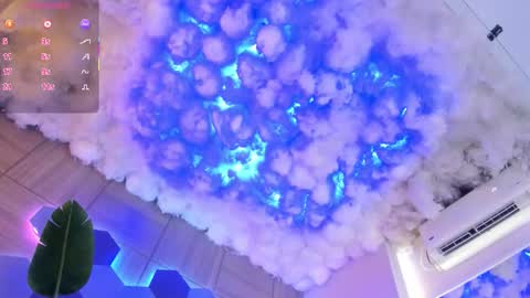    online show from October 29, 2025, 7:37 pm