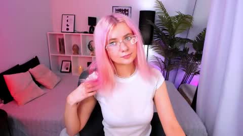 Roxy online show from May 22, 2026, 4:56 pm