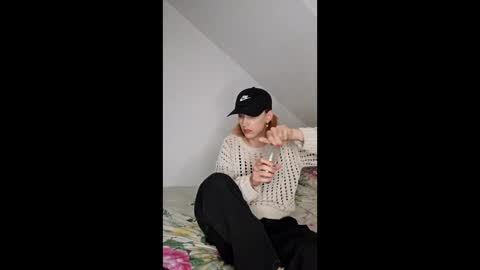 Roxy Seidel online show from April 12, 2026, 7:41 pm