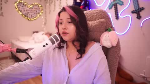 roxysuh online show from October 10, 2025, 8:13 am