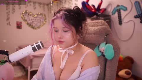 roxysuh online show from November 23, 2025, 7:30 am