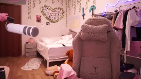 roxysuh online show from March 6, 2026, 7:27 am