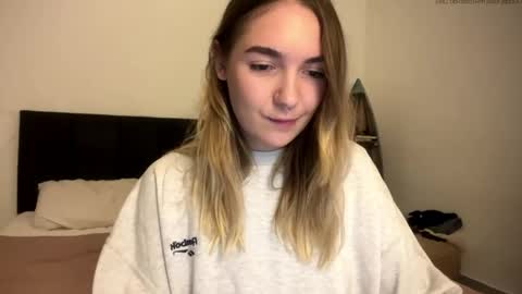 Roxy online show from April 28, 2026, 1:49 pm