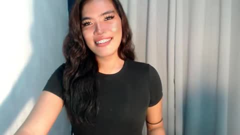 royaltymarcela6969 online show from December 17, 2025, 11:33 pm