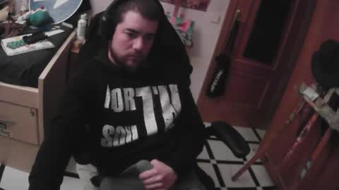 royer04 online show from December 2, 2025, 8:59 pm