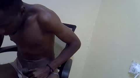 Snapshot of roystonne3 chatting on September 14, 2025, 9:52 am roystonne3 online show from September 14, 2025, 9:52 am