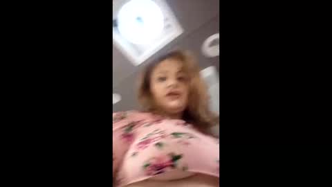 Snapshot of rraineonme chatting on February 8, 2026, 12:14 am rraineonme online show from February 8, 2026, 12:14 am