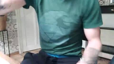 Snapshot of ruan8080 chatting on December 31, 2024, 9:21 am petit cochon online show from December 31, 2024, 9:21 am